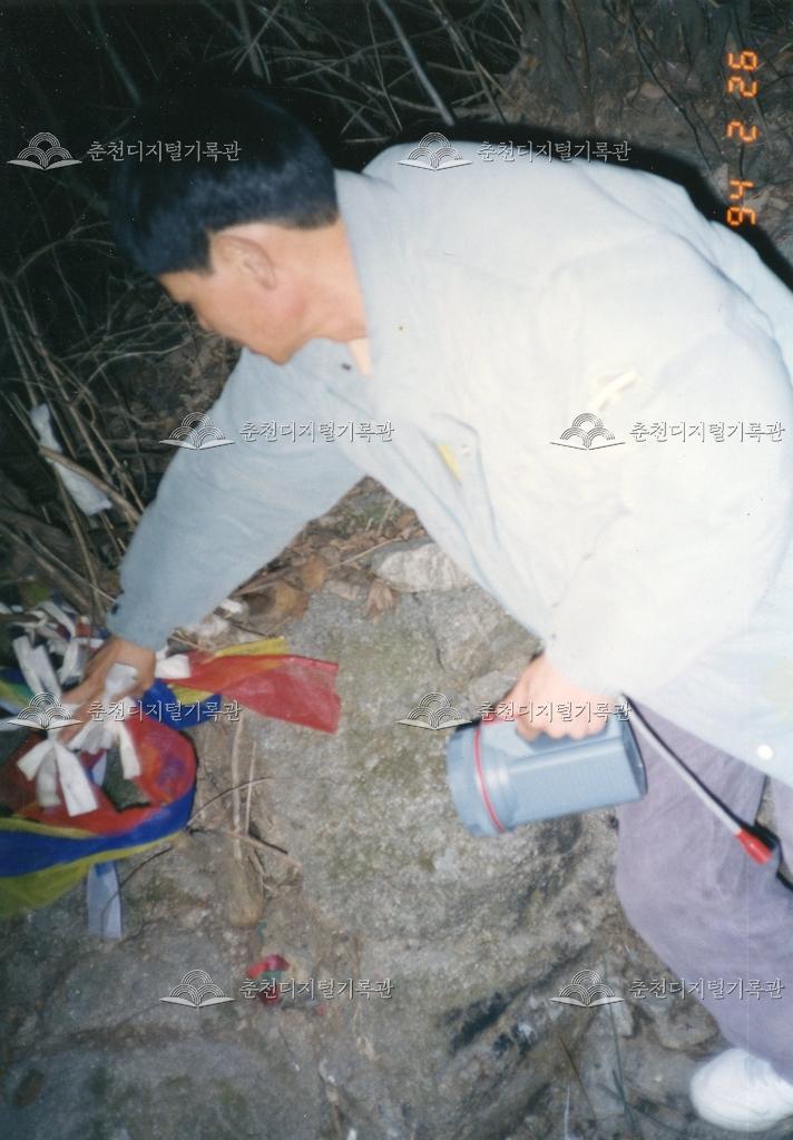 산불예방을 위한 야간 순찰 장면 이미지