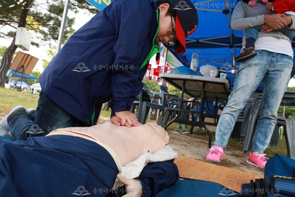 제35회 소양강문화제 심폐소생술 체험 이미지