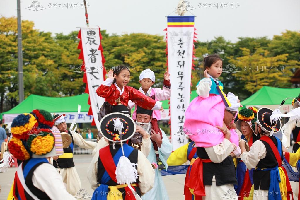 제36회 소양강문화제 춘천뒤뚜루농악보존회 공연 이미지