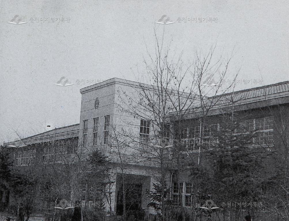 1970년 춘천초등학교 전경 이미지