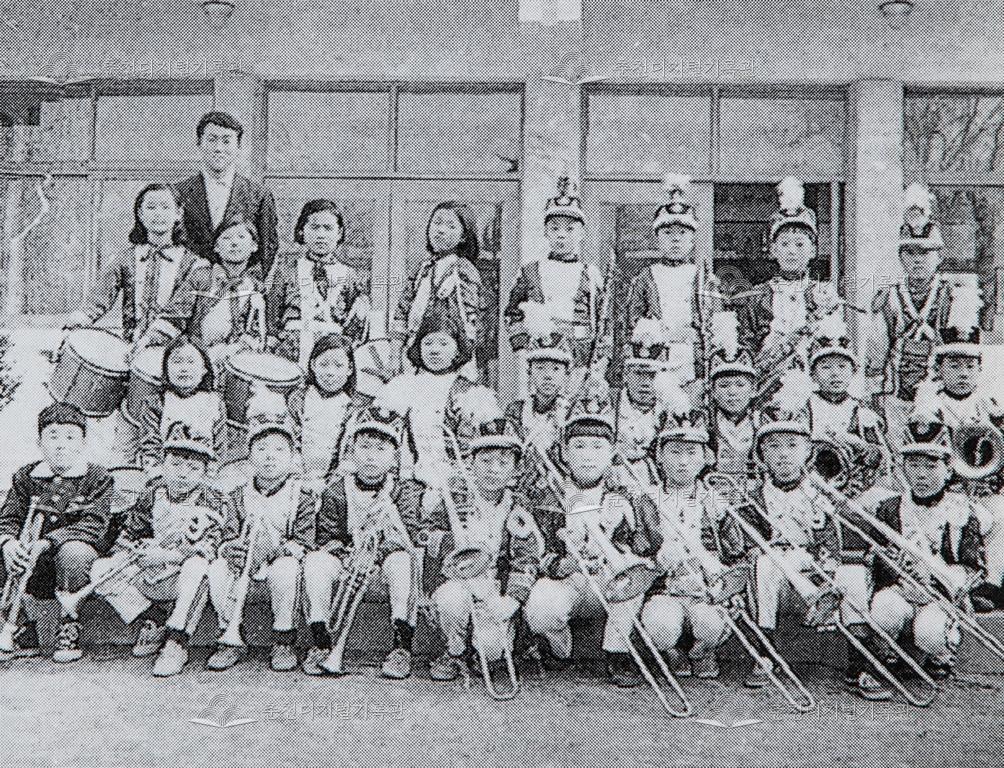 춘천초등학교 1970년 브라스 밴드부 조직 운영 이미지