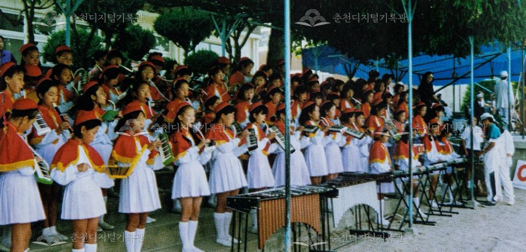 춘천초등학교 1993년 고적대 모습 이미지