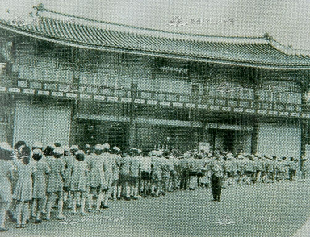 춘천초등학교 1975년 현장학습 이미지