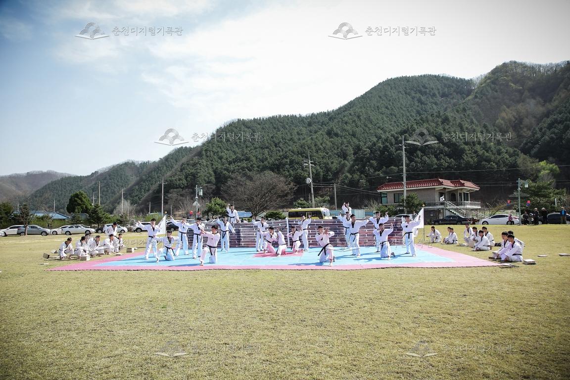 제33회 의암제 식전행사_제1야전군사령부 사범단 태권도 동작 시범 이미지