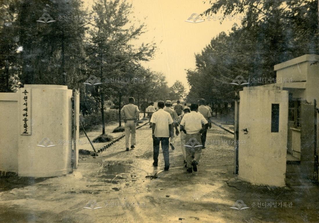 춘천농업고등학교 새마을학교_아침 등교하는 지도자들 이미지