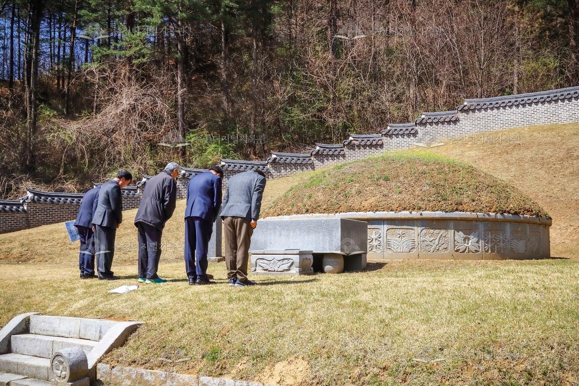 제42회 의암제 류인석 묘소 앞 이미지