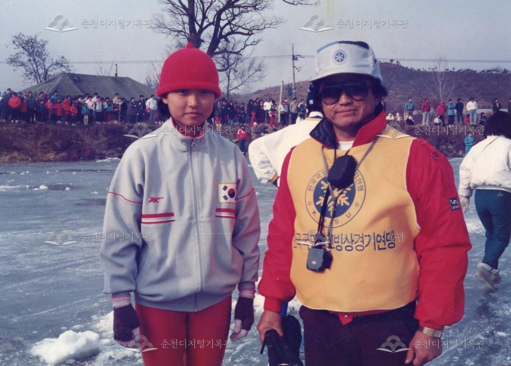지내리 스케이트장에서 정배영 선수와 아버지 이미지